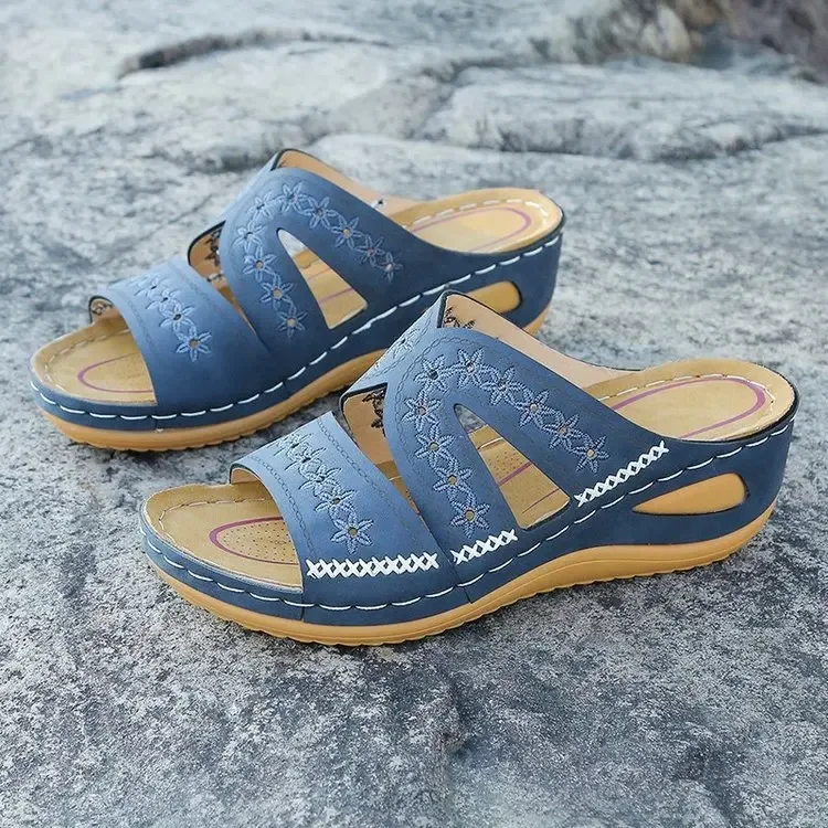2020 Autumn New Women's Slippers Fish Mouth Thick Base Foreign Trade Plus Size 43 Hollow Out Sandals Women's Shoes