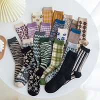 1 Pair Women Socks Spring Autumn Retro Style Men Couple Cotton Socks Flower Stripe Plaid Pattern Solid Colorful Socks EUR 37-43 1
