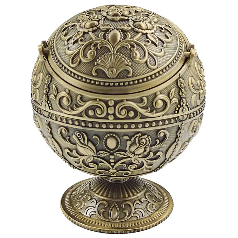 

Cool Creative Ashtray with Cover Personality Metal Spherical Decoration European-style Household Ashtray