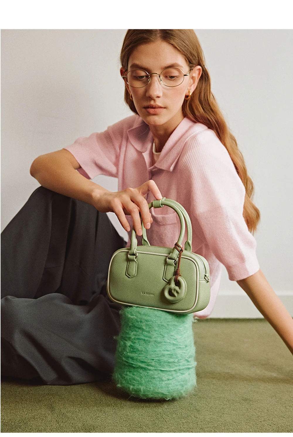 Split leather bowling bag, organization layout