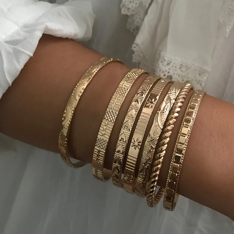 Bohemian Vintage Metal Peach Heart Geometric Carved Flower Open Bracelets Set for Women metal bracelet 7 Pcs/Set