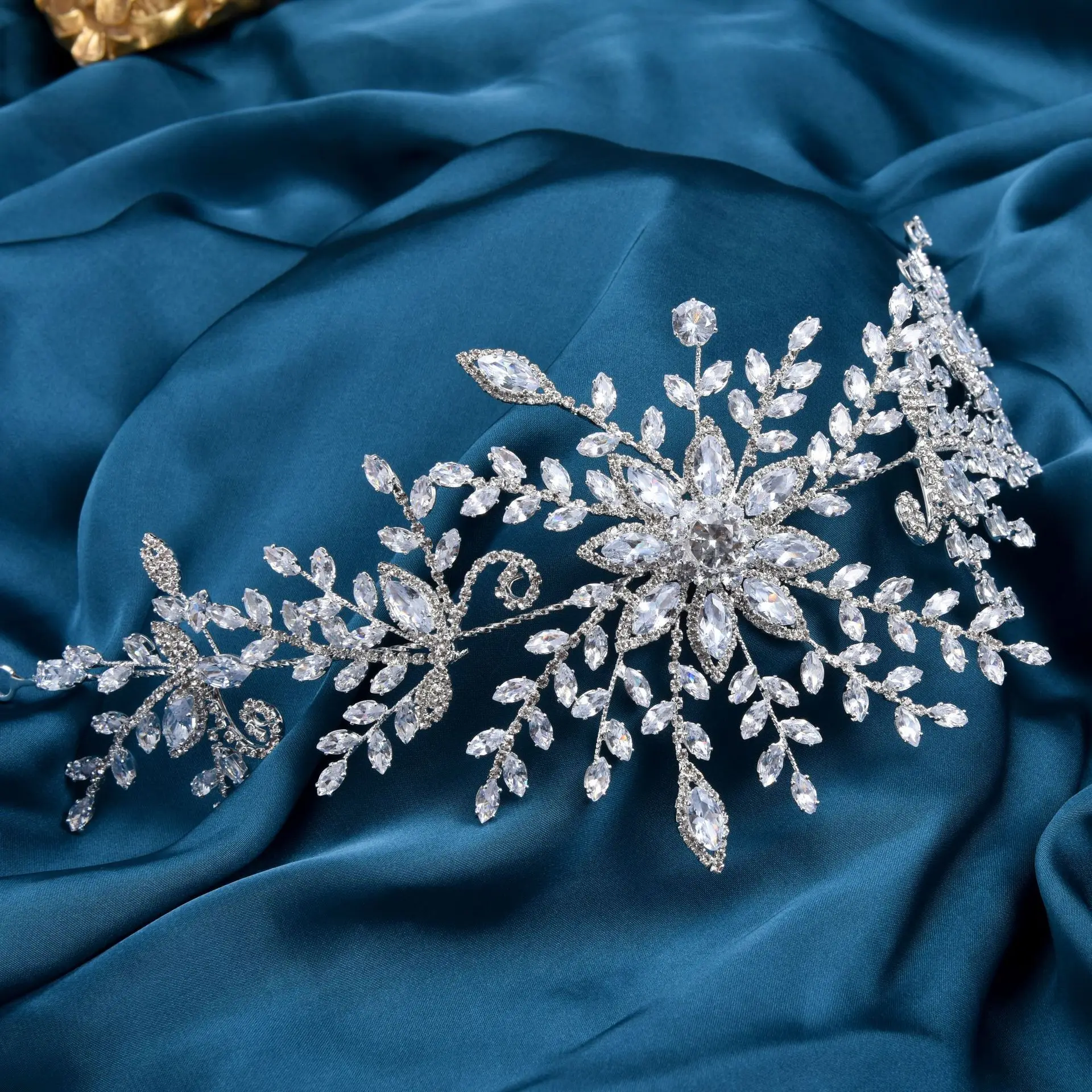 

Luxury Floral Cubic Zirconia Headbands Silver Bridal Crowns Women Bride Elegant Headwear Prom Hair Wear Wedding Hair Accessories