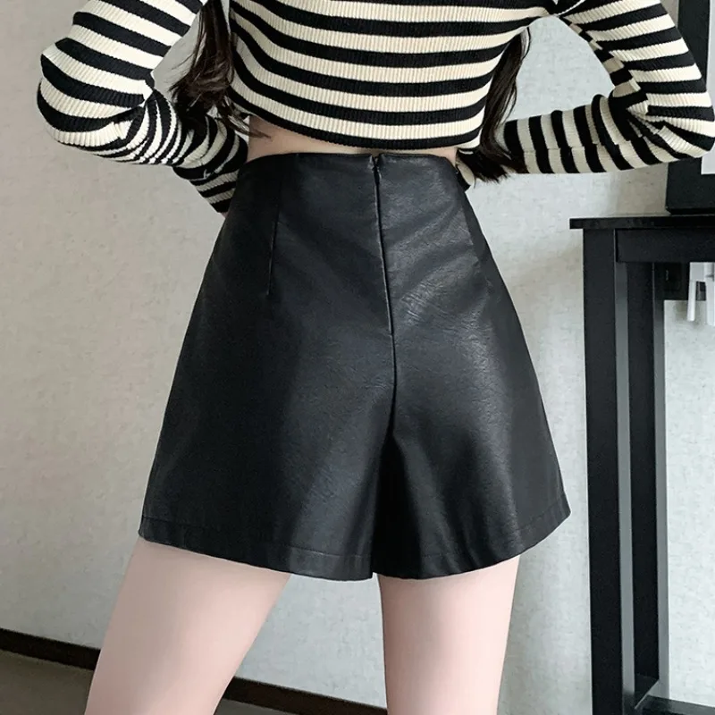 2023 Women High Waist Leather Shorts Autumn Winter A- Line loose Wide Leg PU Leather trousers Female fashion Black Boot Pants