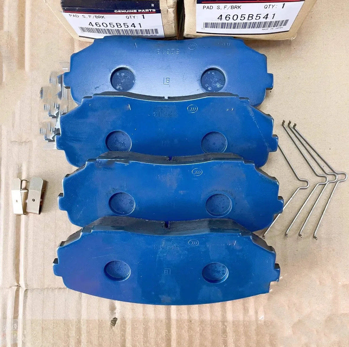 Baificar Front Wheel Brake Pads 4605B541 For Mitsubishi Montero Pajero Sport L200 TRITON