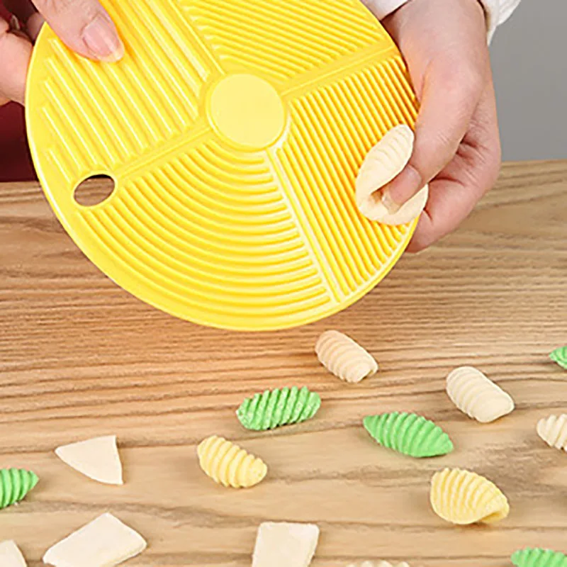 1Pcs Kitchen Macaroni Boards Cooking Tool Multi Purpose for Household DIY Mould Yellow Pasta Pastry Board Kitchen Supplies