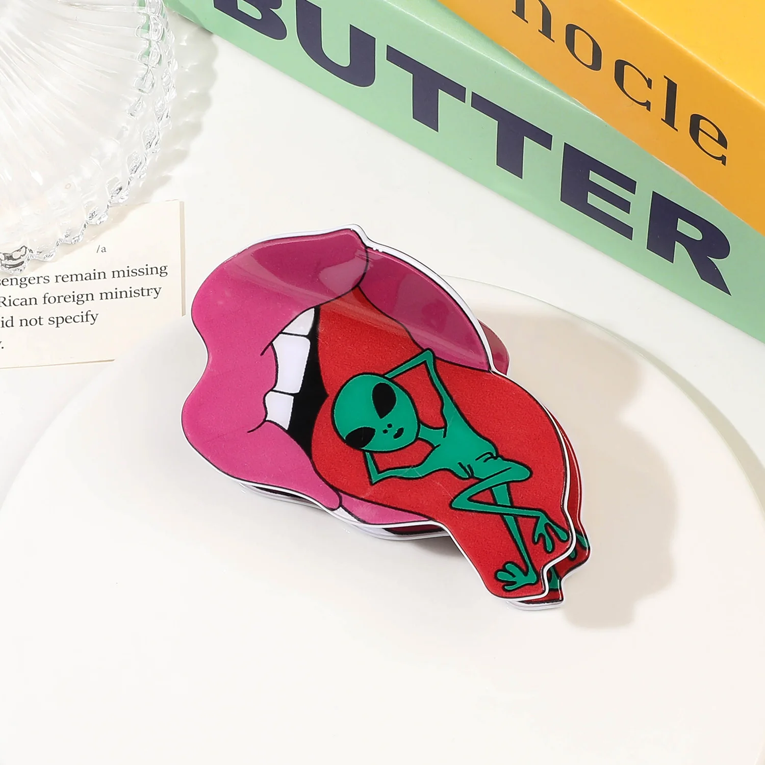 Neue Kreative Cartoon Alien Raumschiff Haar Klaue Acryl Krabben Haar Clip Shark Clip für Frau Persönlichkeit Haarnadel Haar Zubehör – Detail 11
