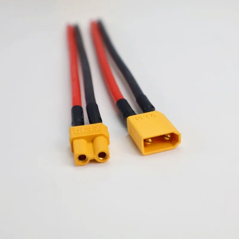 Vue d'ensemble des 20 connecteurs XT60 mâle et femelle, emballés dans un sachet transparent, pour drone RC.