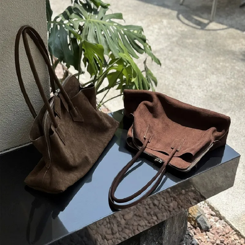 2025 Large Zipper Opening Design Travel Pillow Tote Coffee Nubuck Leather Women's Handbag High-end Winter Shoulder Bag