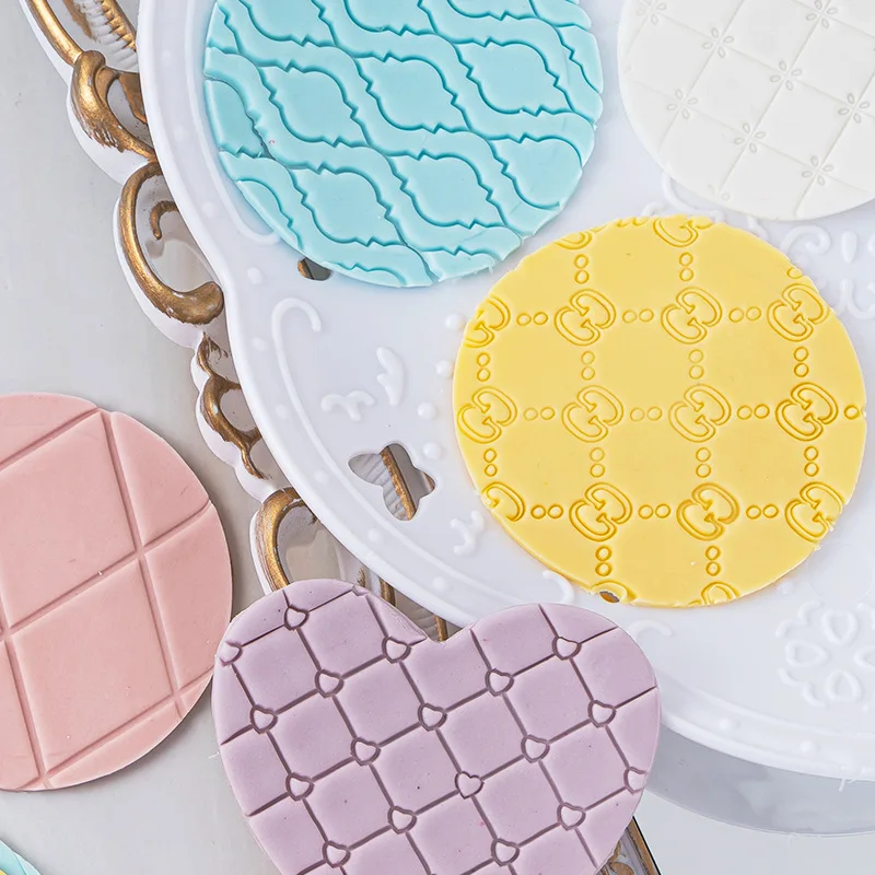 Louis Vuitton cookies  Louis vuitton cake, Cake decorating moulds