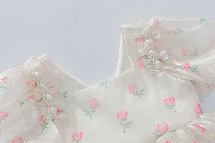 فستان أميرة للبنات من 1-8 سنوات مزين بالدانتيل والزهور مع طباعة كاملة وفيونكة كبيرة وزخارف لؤلؤية لحفلات الأطفال