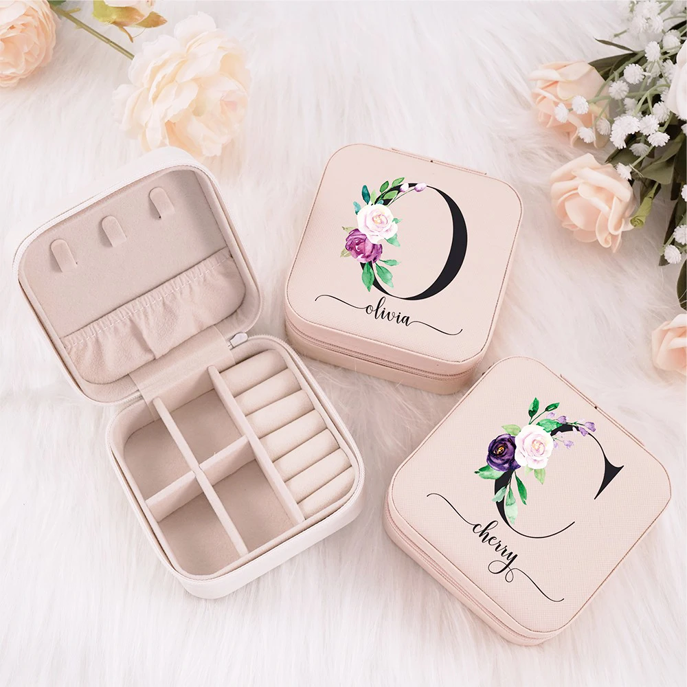

Custom Initial Letter Portable Jewelry Box With Name Bridesmaid Gifts Travel Necklace Earring Storage Jewelry Case for Friends