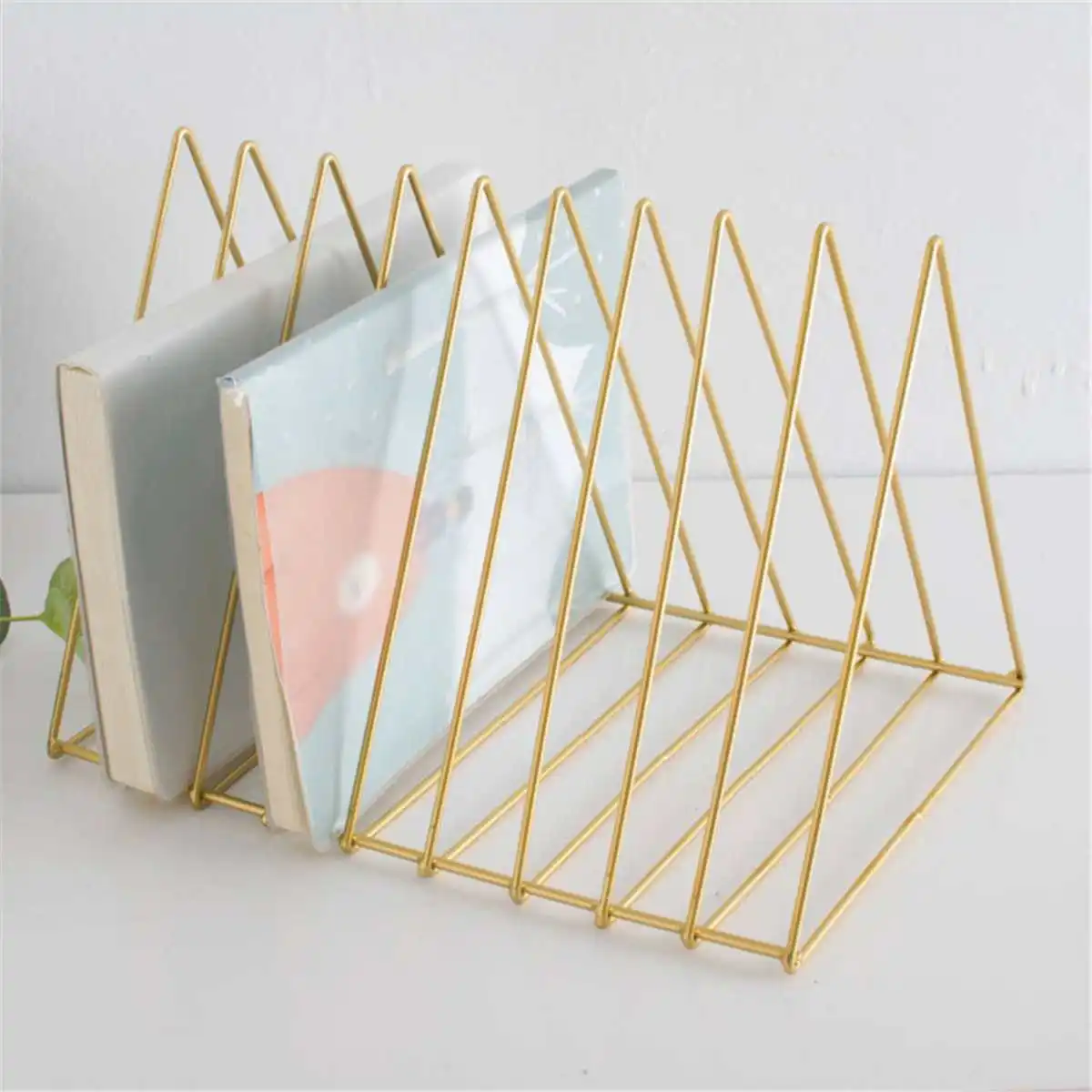 

Creative Gold Luxury Bookshelf Metal Triangle Iron Desktop stationary holder Letter Magazine Rack Holder school Office supplies