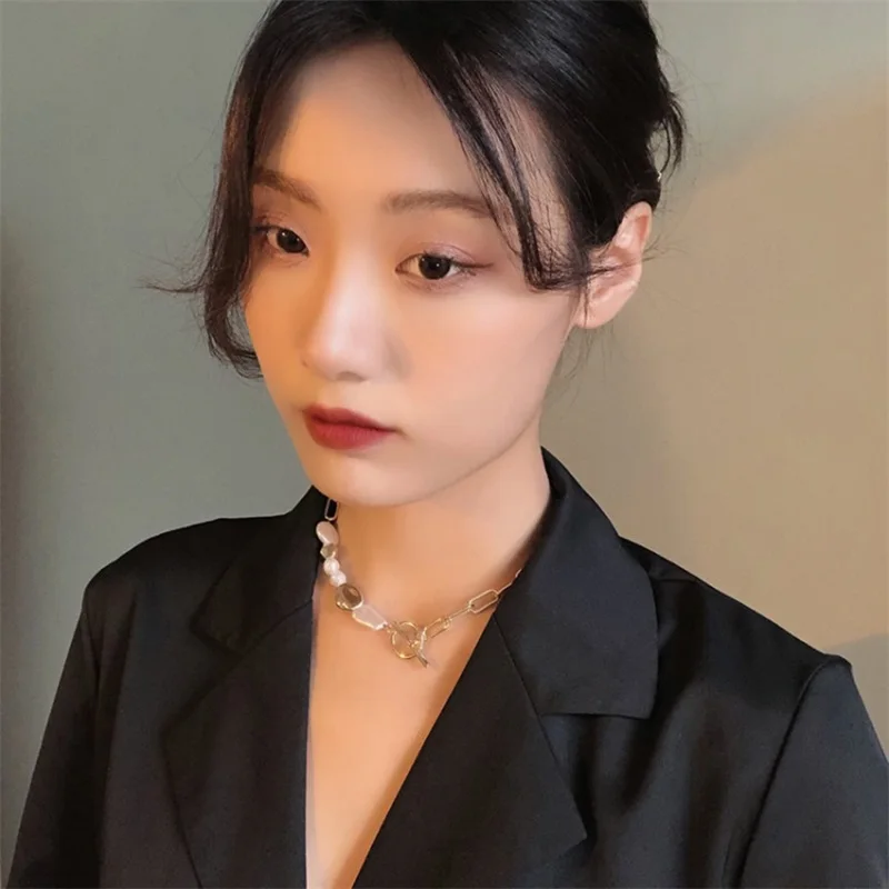 Korean Irregular Baroque Imitation Pearl Necklace for Women Geometric Metal Beads OT Buckle Clavicle Chain Jewelry Party Gifts