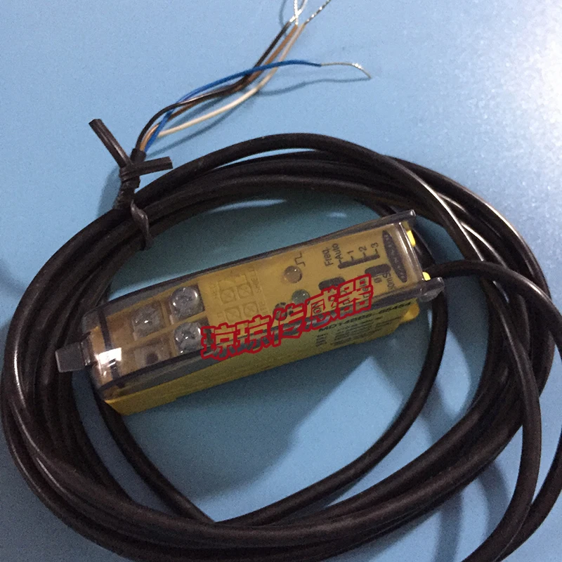 

New original BANNER Fiber optic amplifier sensor MD14BB6-65454