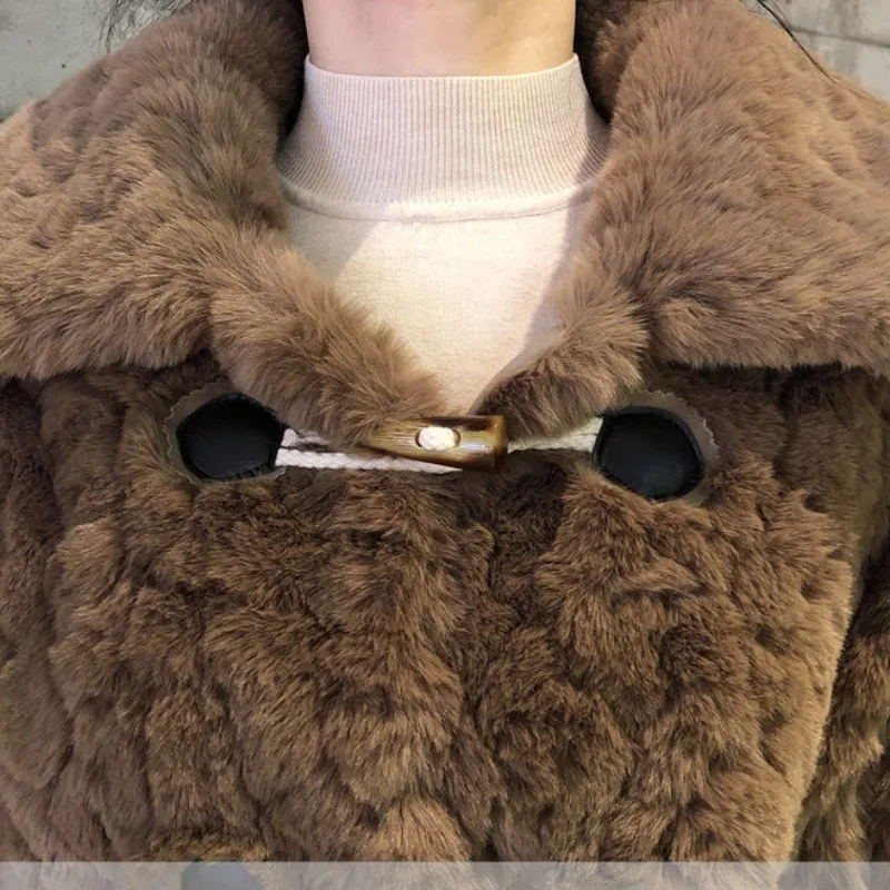 2024 New Warm Lamb Wool Jacket Female Short Overcoat Autumn Winter Korean Imitation Brush Flower Thick Horn Buckle Plush Coat