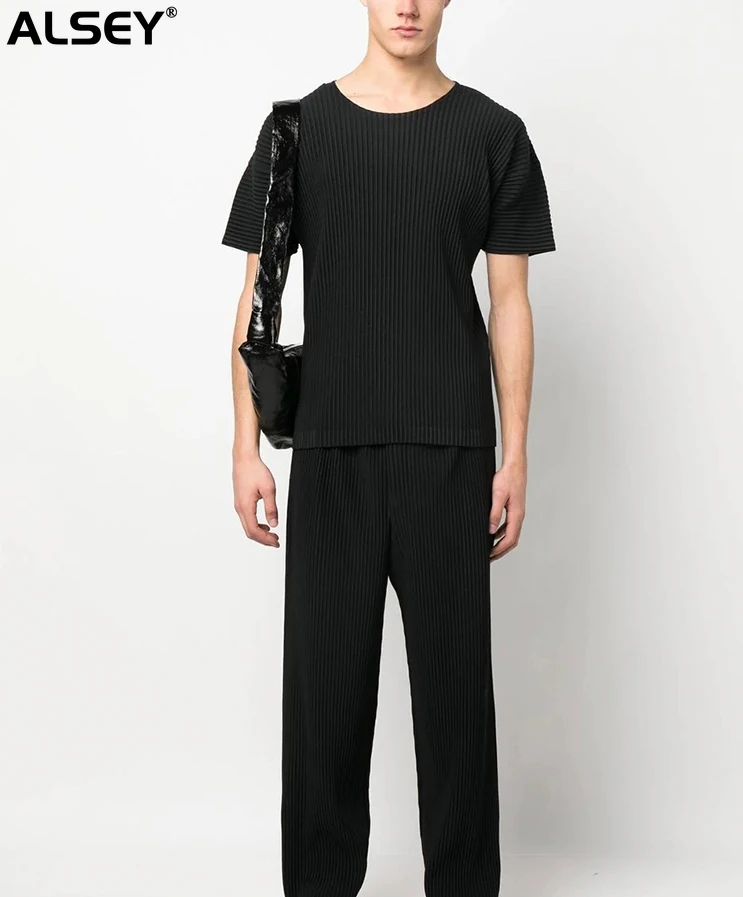 

ALSEY Miyake Pleated Loose T-shirt Solid Color Round Neck Short Sleeve Fashion Mature Wide Shoulder Office Lady Top Men Summer