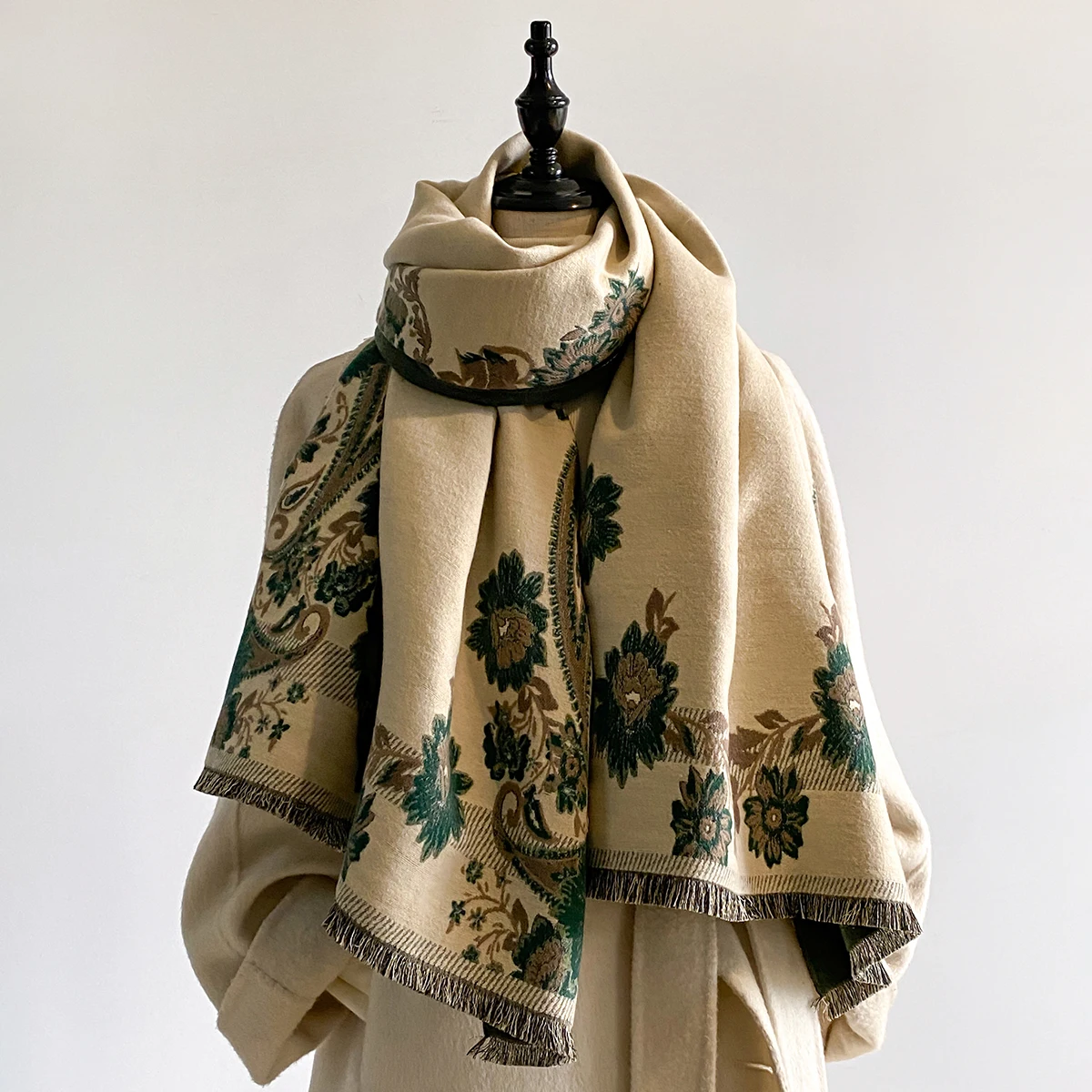 2025 New Fashion Cashmere Women Paisley Print Double-sided Scarf 2025 Winter Warm Elegance Shawl Pashmina Female Outdoor Scarves