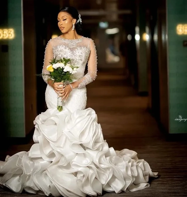 

Plus Size African Wedding Dresses Mermaid Long Sleeves Ruffled Lace Pearls Women Bridal Wedding Gowns For Black Girls