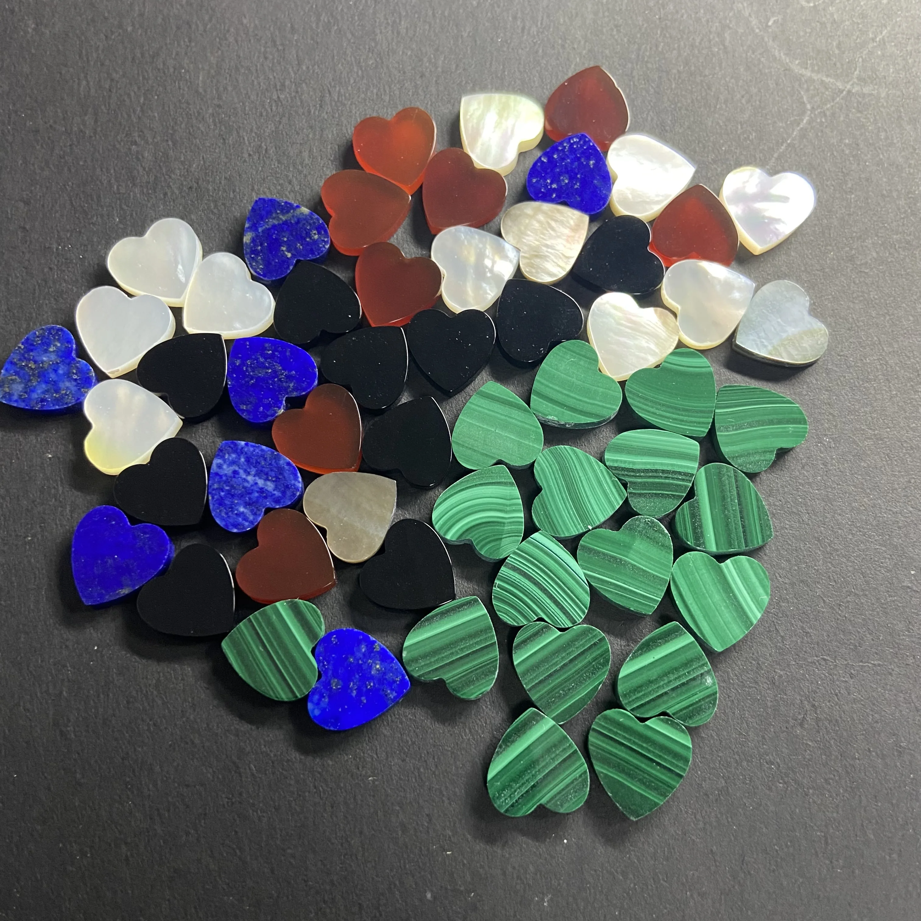 100 Pieces 1 Bag Natural Blue Agate Black Onyx Malachite Lapis Red Carnelian Shell 10x10x2mm Flat Heart Shape Gemstone