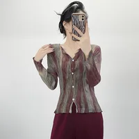 Chemise plissée imprimée à la mode pour femmes, manches longues, ample, haut décontracté, adapté à un usage quotidien, vacances, nouveaux vêtements de printemps 2026 6