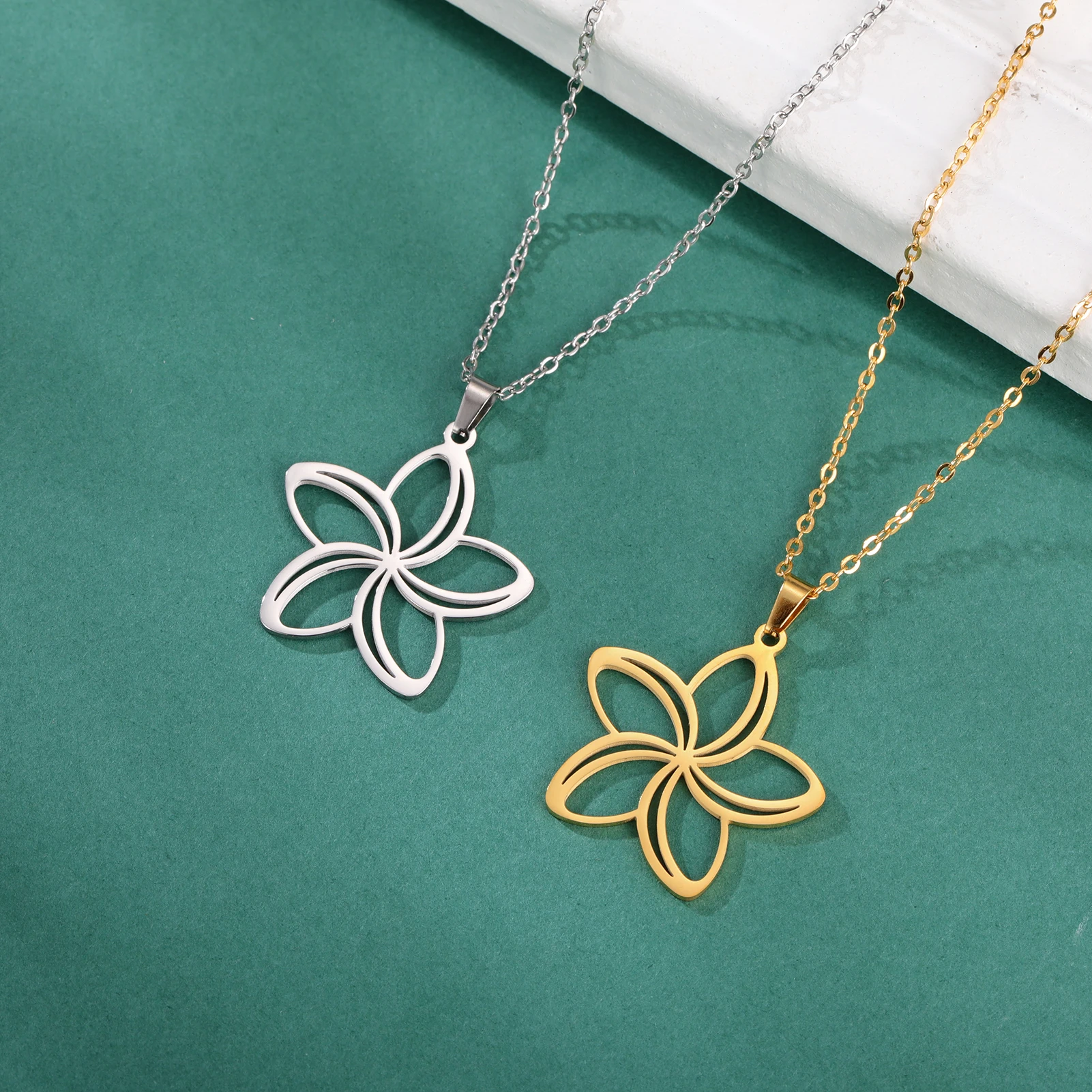 Skyrim Flower Pendant Necklace Image 1
