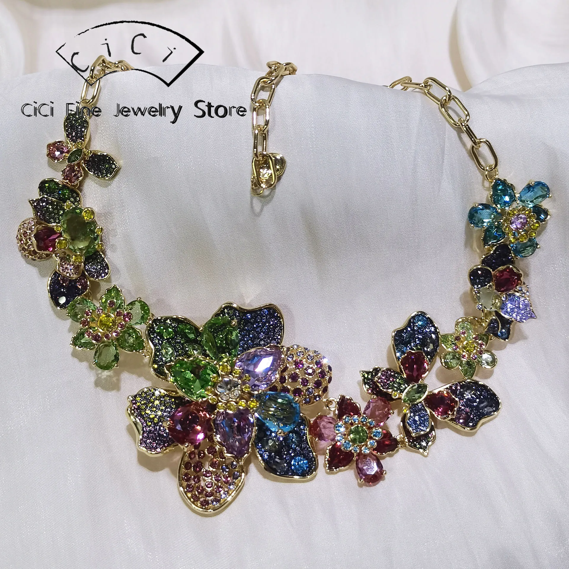 Luxury Brand Exquisite Sparkling Colorful Crystal Necklace Fashionable Women's Big Flower Necklace Best Accessories for Party