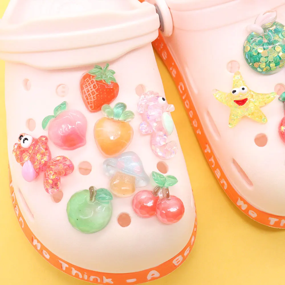 

50Pcs Resin Shoe Charms Apple Peach Goldfish Mushroom Carrot Buckle Clog Decorations Fit Wristbands Croc Jibz Kids Party Gift