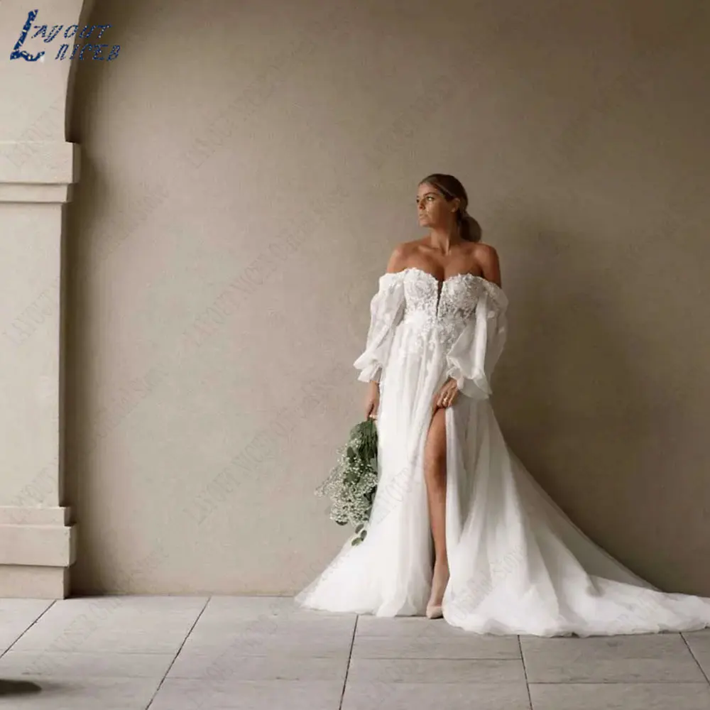 Рисунок 3 - Женское свадебное платье с открытыми плечами