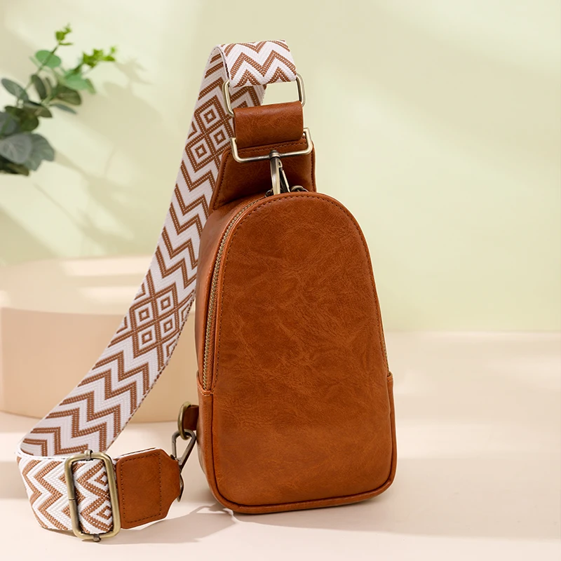 Fashionable women's crossbody bag - a fashionable crossbody chest bag with adjustable shoulder straps, zipper closure, suitable