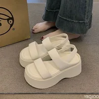 Sandales à semelles de gâteau éponge pour femmes, nouveau Style d'été, chaussures de plage simples et à la mode à semelles courtes et épaisses, 2026 3