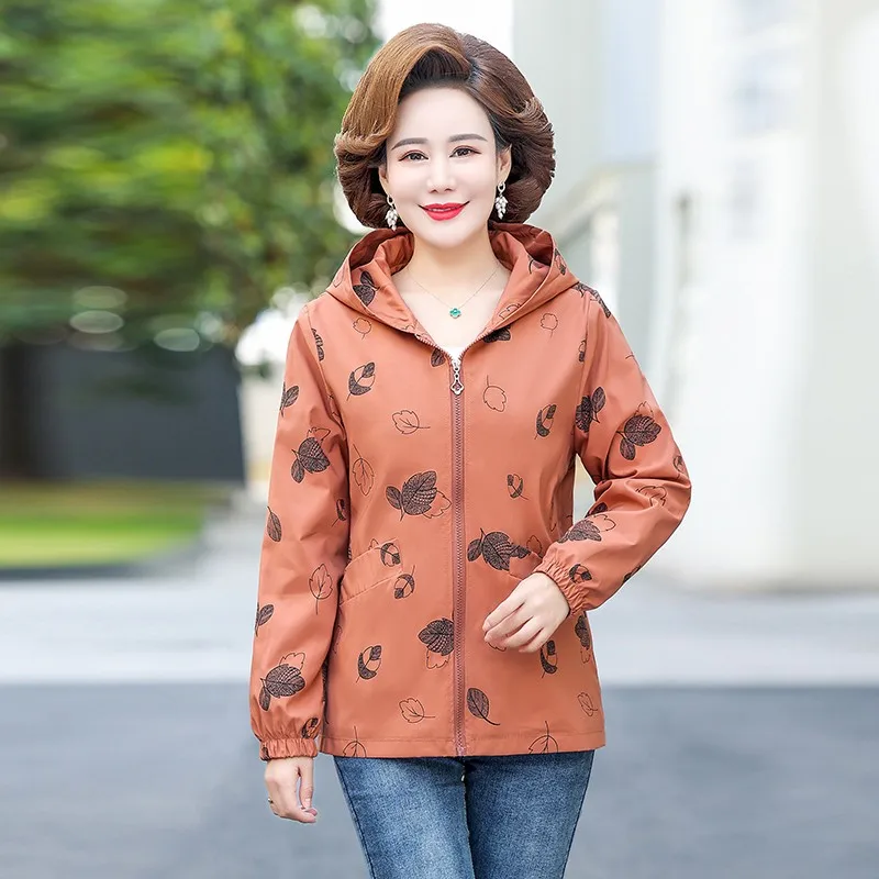 

Middle-aged Women's Trench Coat New Spring Autumn Hooded Short Jacket Coat Print Outerwear Mother Clothes Female Windbreakers