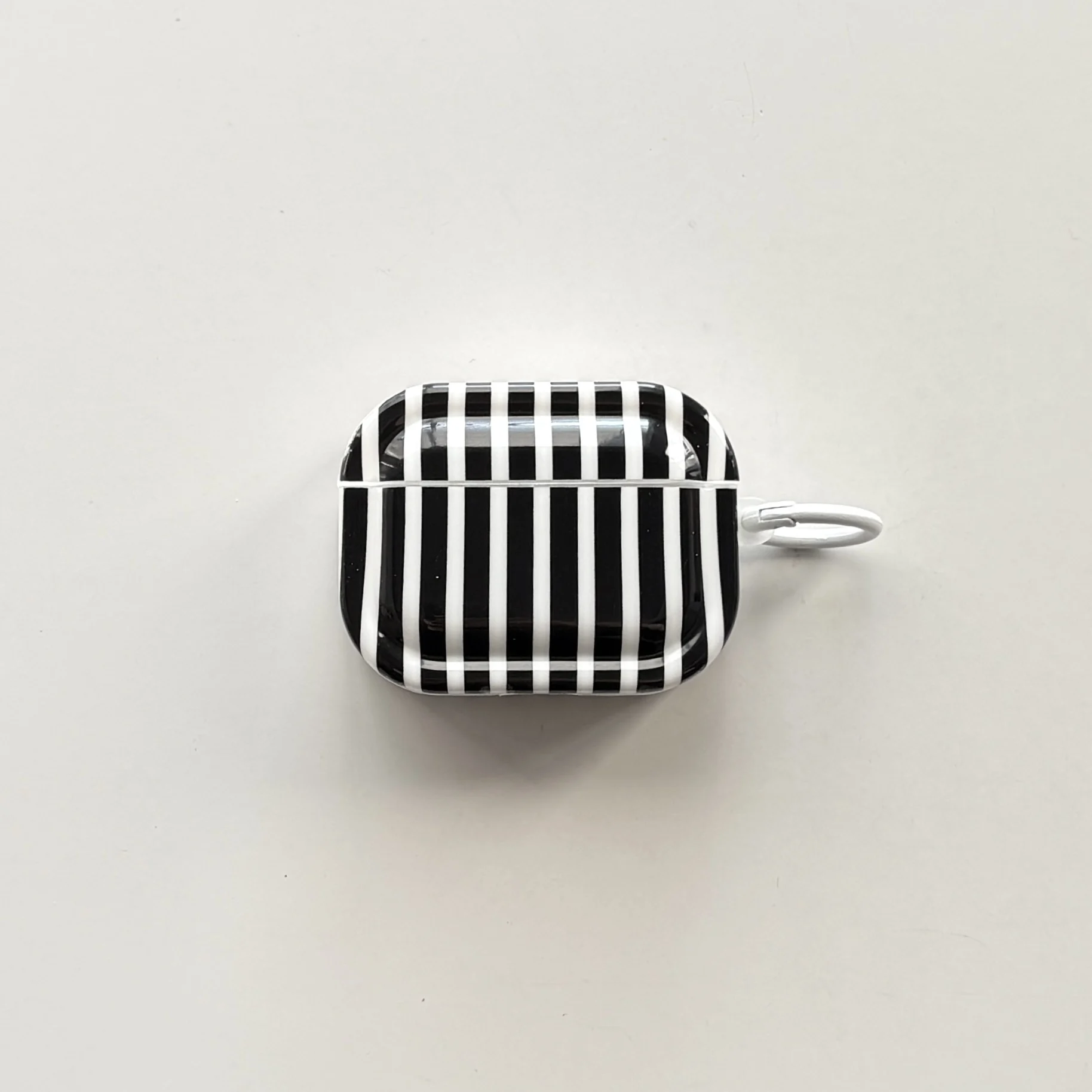 Elegant Black & White Checkerboard Plaid Protective Earphone Case