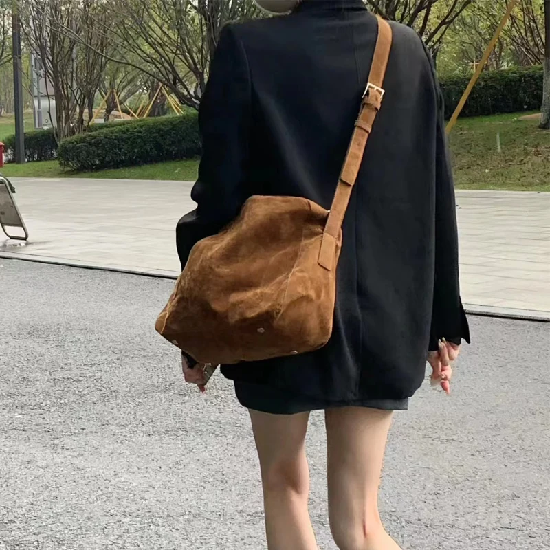 

New Vintage Suede Versatile Commuter Crossbody Bags Large Capacity Casual Fashion Shoulder Bucket Women Handbags