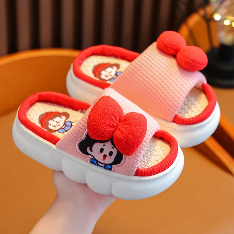thumbnail image 1 of Zapatillas de lino para niños de primavera y otoño con diseño de animé Kawaii de Disney y Blancanieves, zapatos de suela suave para el hogar, sandalias y pantuflas, 1 of 4