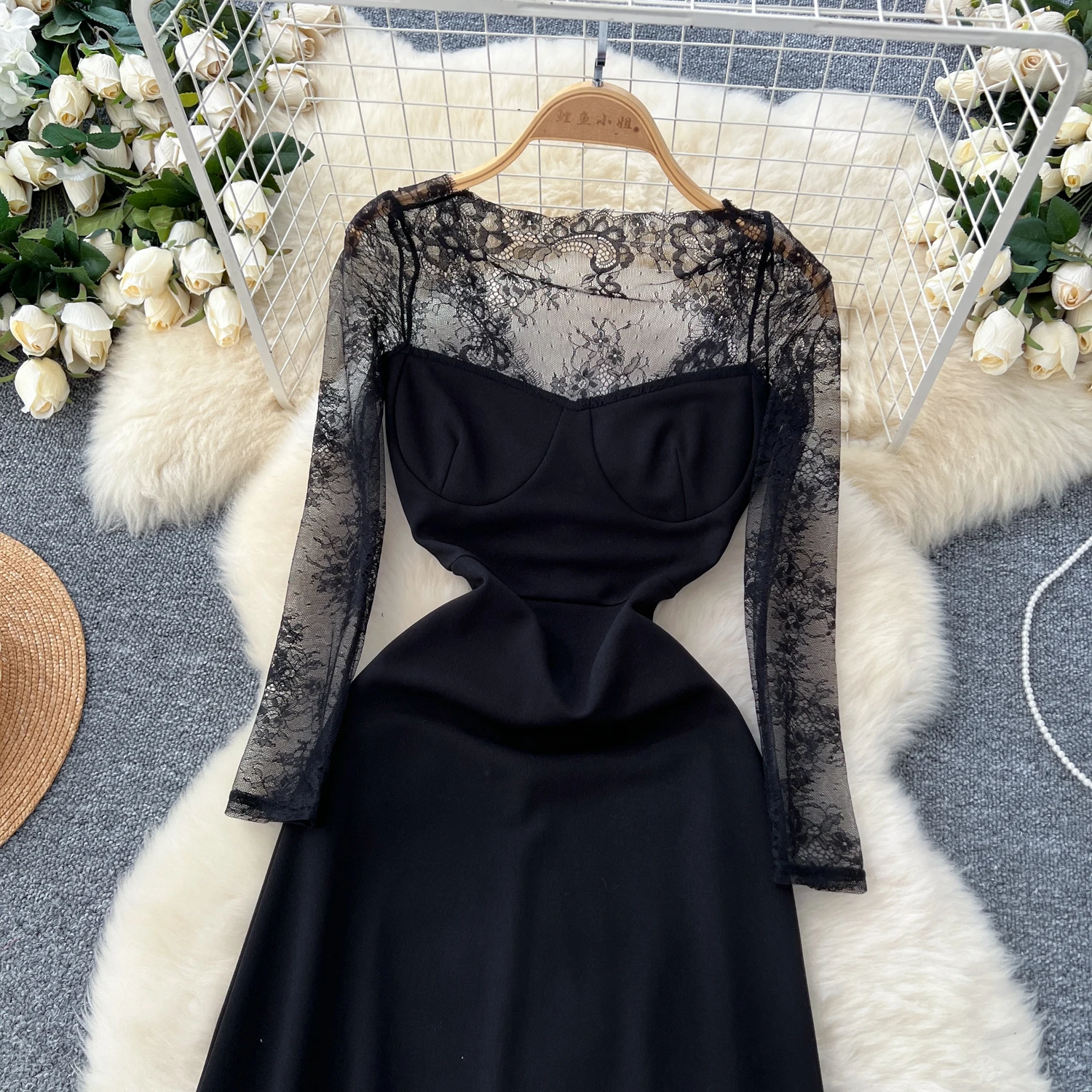 moda prenda de encaje Vestidos empalmados sin espalda ahuecados de encaje de manga larga