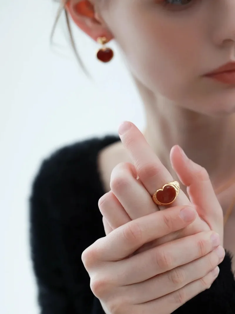 

LONDANY ring niche design red agate heart ring French retro black agate heart-shaped ring