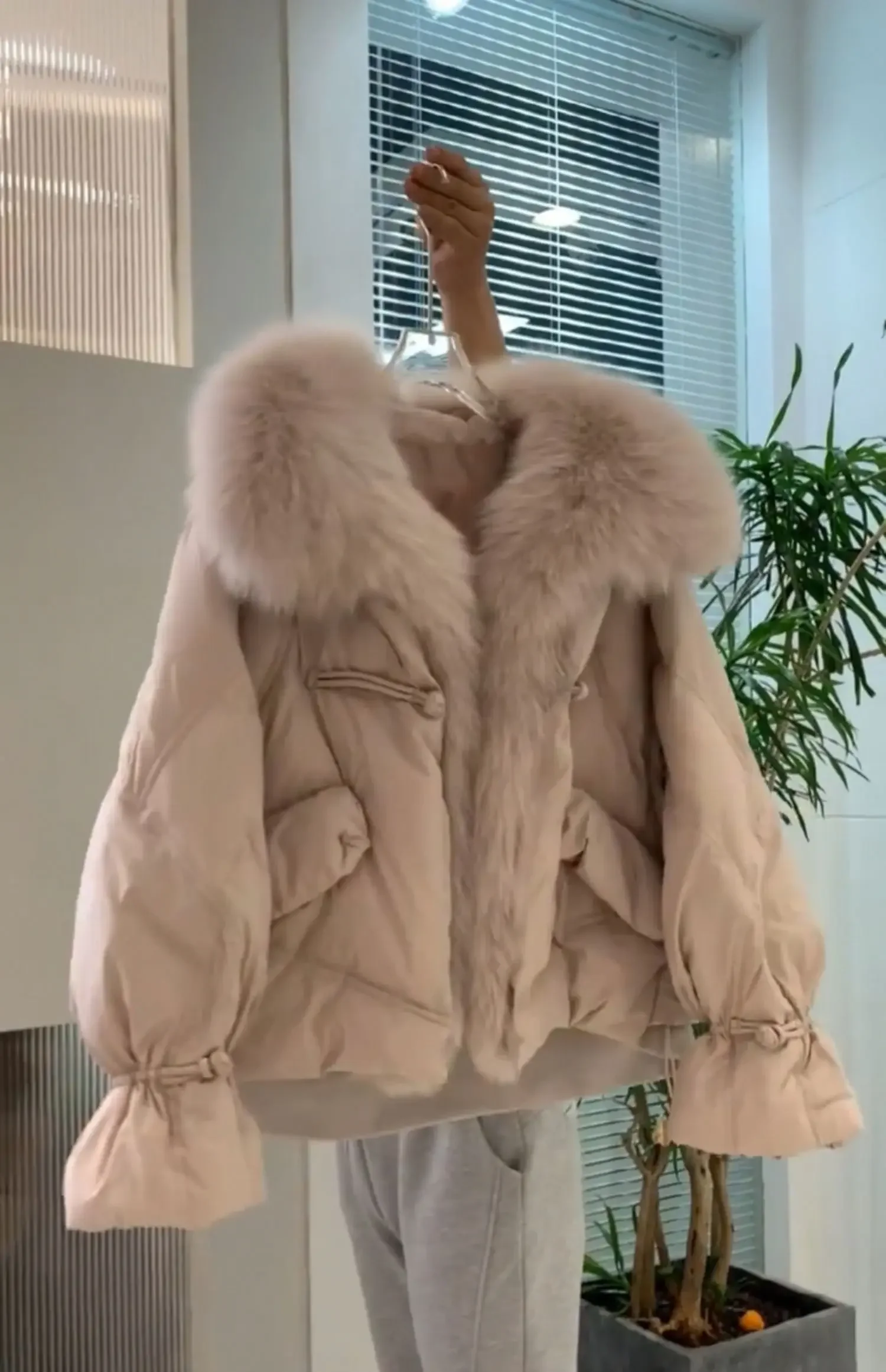 Fashion High-End Retro Solid Color Long Sleeve Women's Down Coat Autumn Winter Sweet Commuter Fur Collar Short Down Jacket Coat