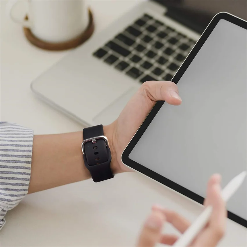 Versatile Silicone Watch Strap - 20/22mm Adjustable Band