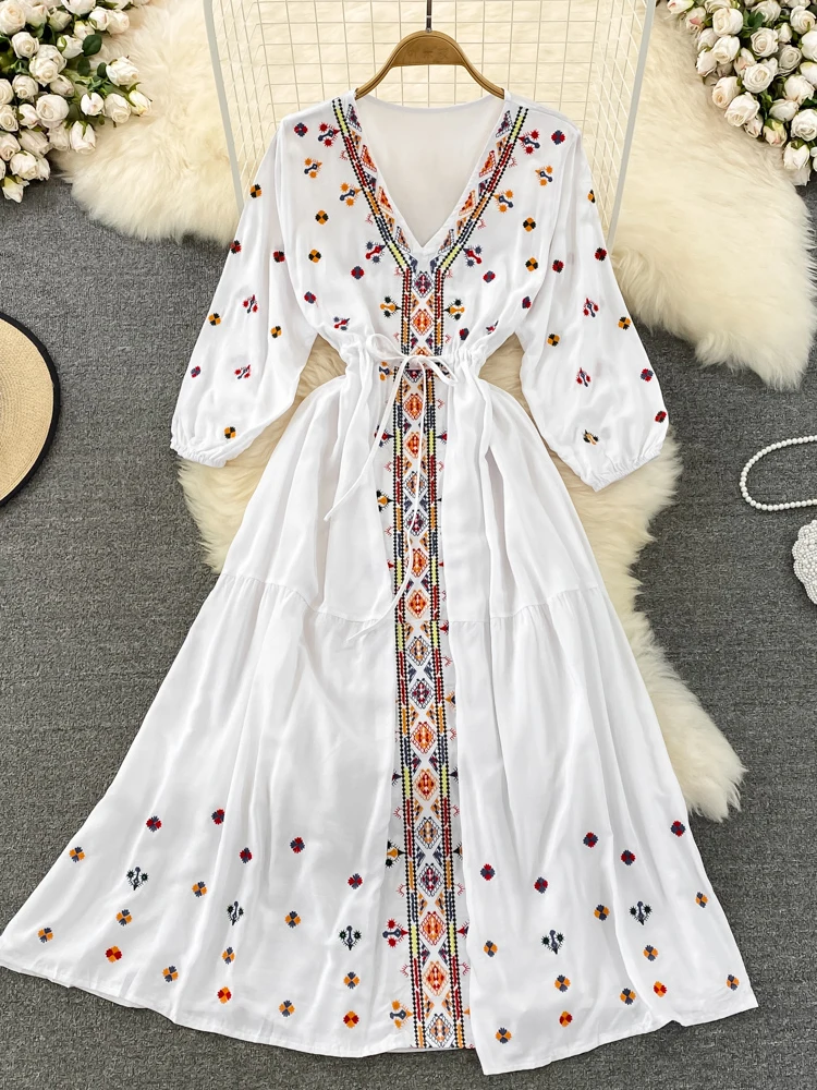 

New Spring Summer Bohemian Retro Ethnic Style Embroidery V-neck Waist A-line Seaside Holiday Swing Long Vestidos Dress D1491