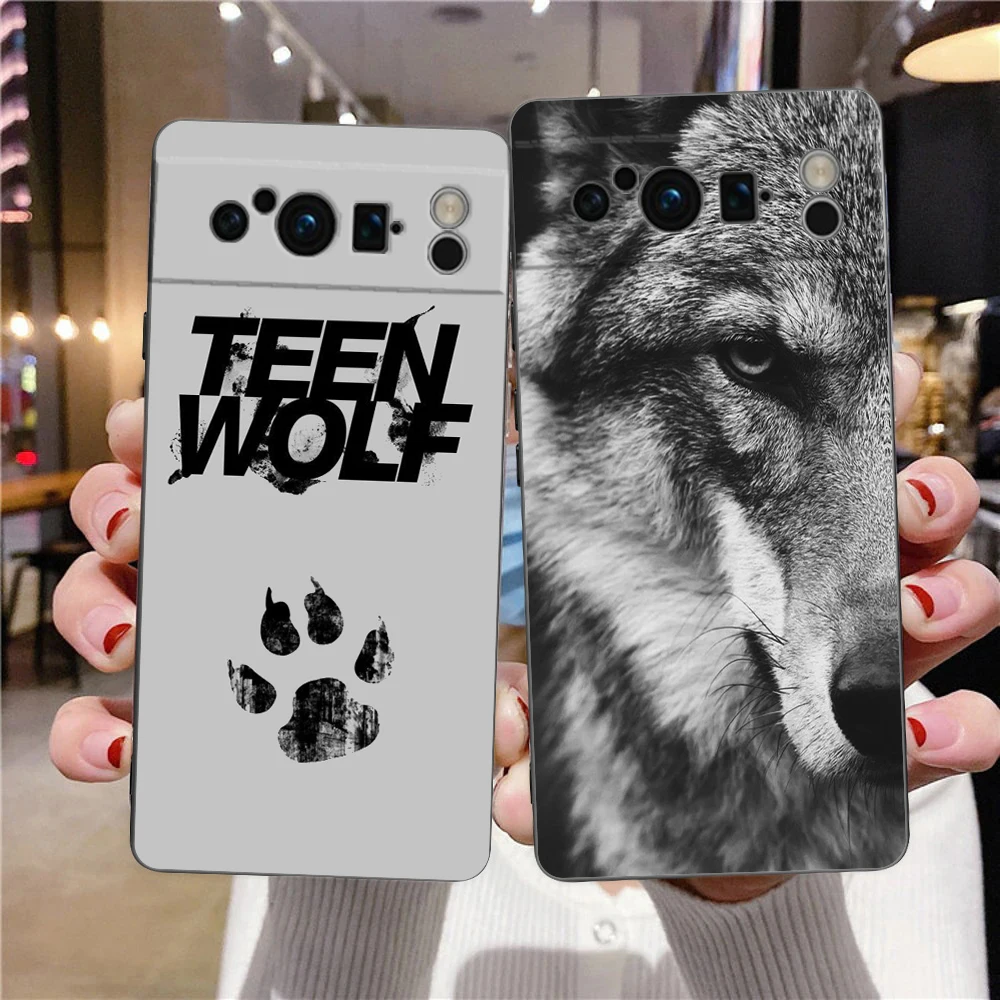 Wolf-Themed Shockproof Silicone Phone Case - Sleek Black Design