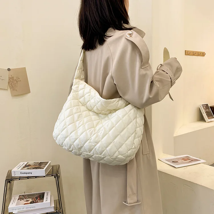 

High quality single shoulder crossbody bag 24 new women brand bag cloud personality designer large capacity cotton clothing bag