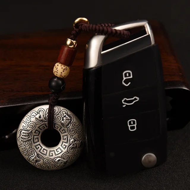 운세를 손에 담은 세련된 자동차 키 체인