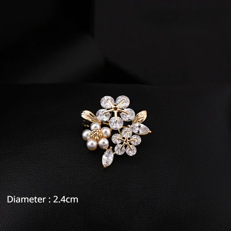 Luxury Crystal Flowers Small Brooch Suit Jacket Neckline Fixed Accessories Japanese Versatile Anti-Exposure Buckle Jewelry Pins