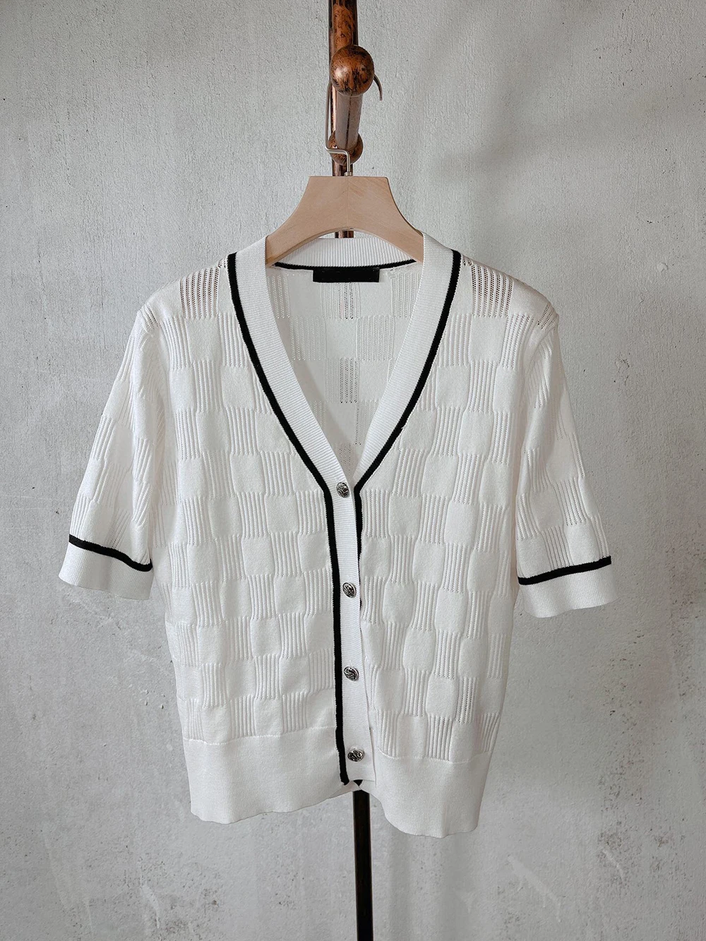 

2022 Summer High Quality White Knit Short Sleeve Cardigan T-shirts Women
