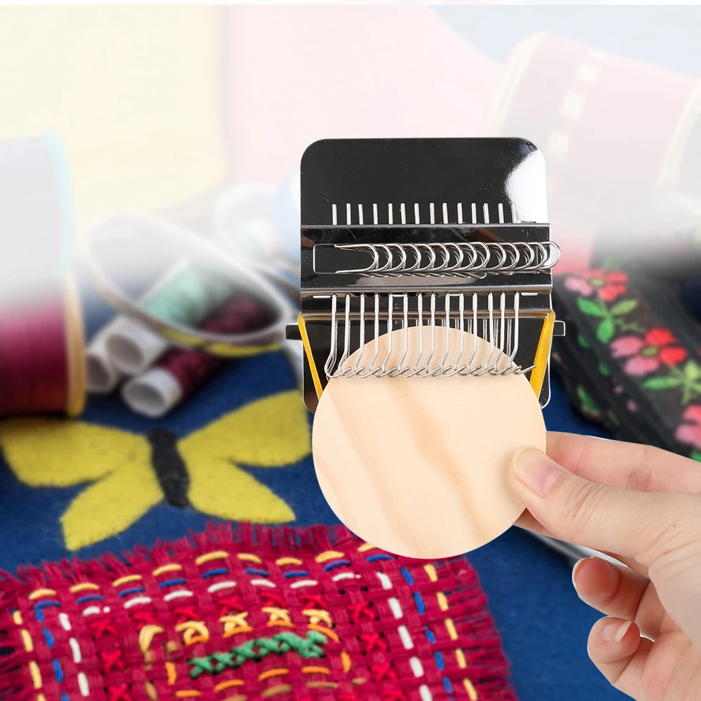 Knitting Tools Small Frame Wood Loom Hand Tapestry Weaving Frame Darning Machine for Mending Clothes and Jeans