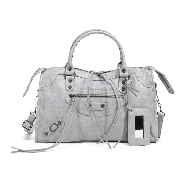 Sac à main bandoulière grande capacité pour femme, collection automne-hiver 2026, style urbain et motard, sac fourre-tout de luxe de créateur 1