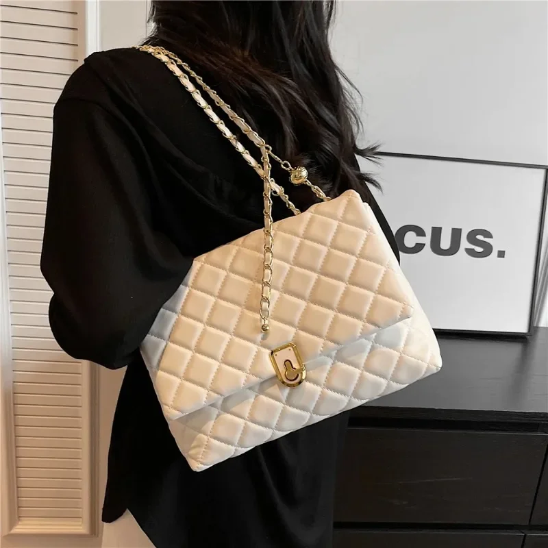 Burminsa Quilted Large Chain Shoulder Bags For Women 2023 Luxury Designer Crossbody Bags PU Leather Ladies Handbags Black White