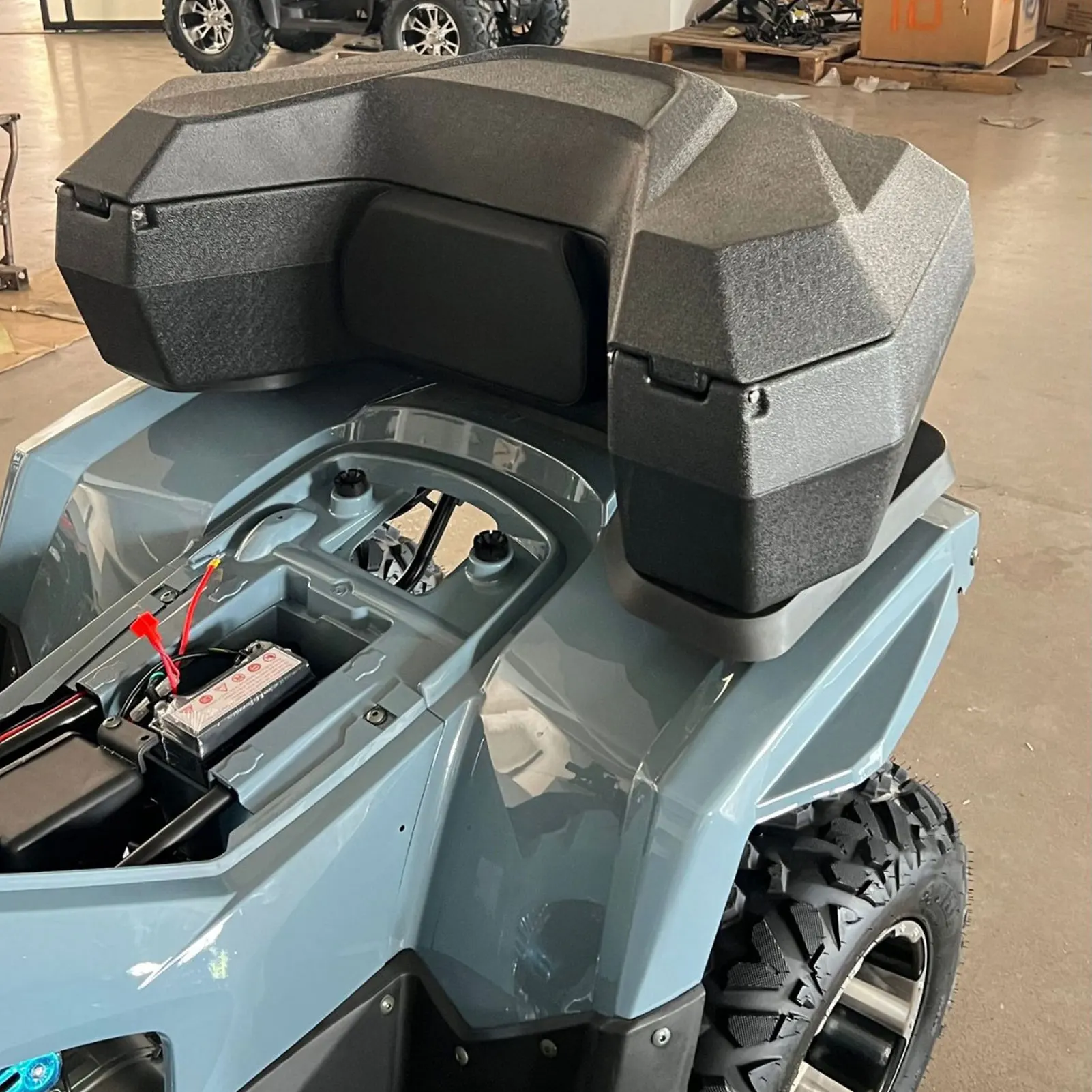 ATV Rear Rack Cargo Box ATV Rear Storage Box 98L Capacity Rain Proof ATV Rear Rack Cargo Box with Padded Backrest and Lock UTV