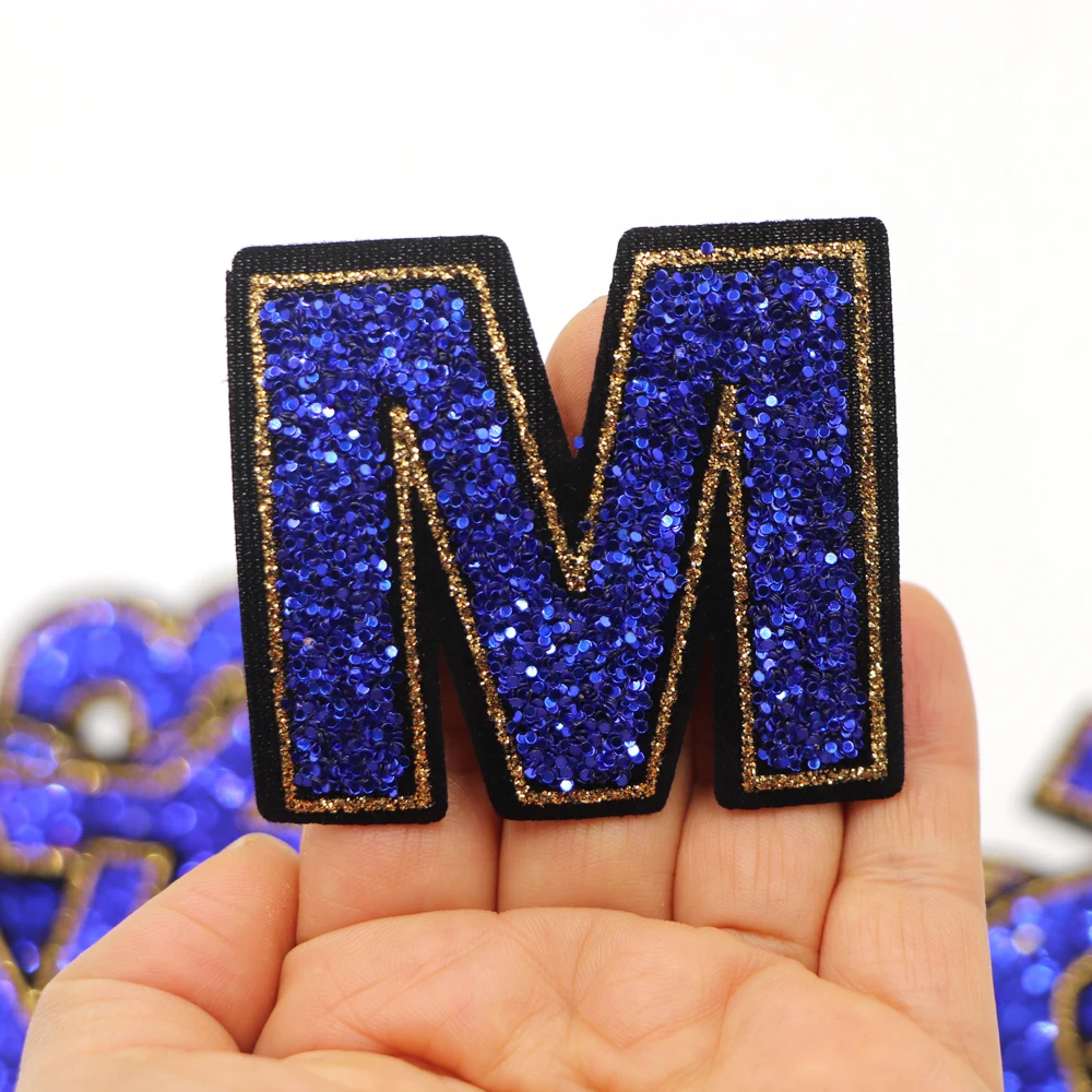 Neuer 6 cm großer blauer Pailletten-Aufnäher mit englischen Buchstaben A-Z für Kleidung, zum Aufbügeln, 3D-handgefertigter Streifen-Namenslogo-Aufnäher