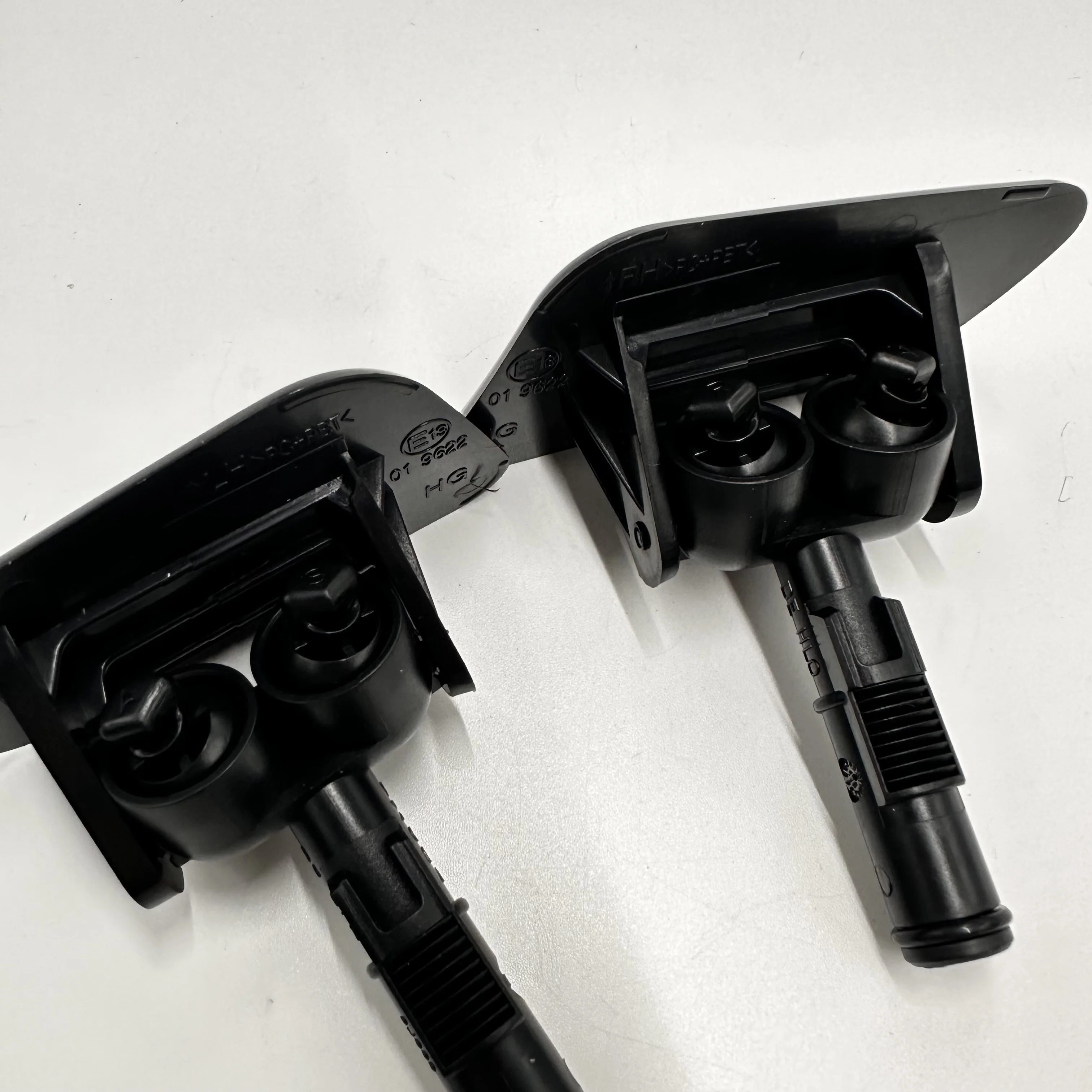 986803V000 986903V000 Front Headlamp Headlight Washer Spray Nozzle Cover Cap For Hyundai i40 Azera Grandeur HG 2011-2015